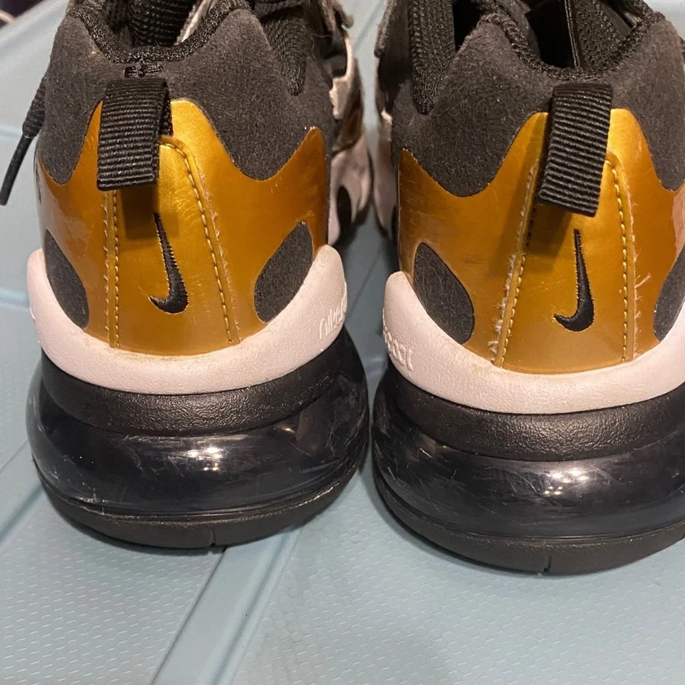 Nike Air Max 270 Youth 5.5 Black and Gold Athletic Sneakers Activewear Running